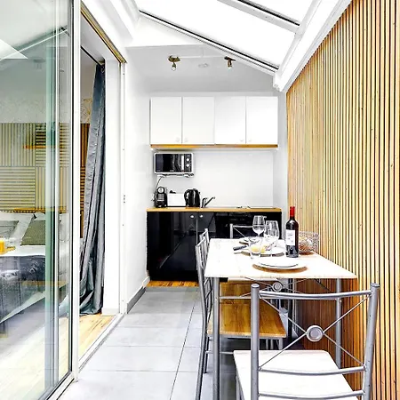 244 Saint Dominique - Superb * Paris