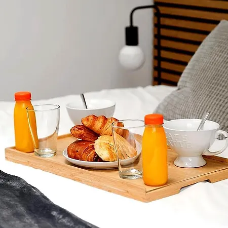 244 Saint Dominique - Superb *