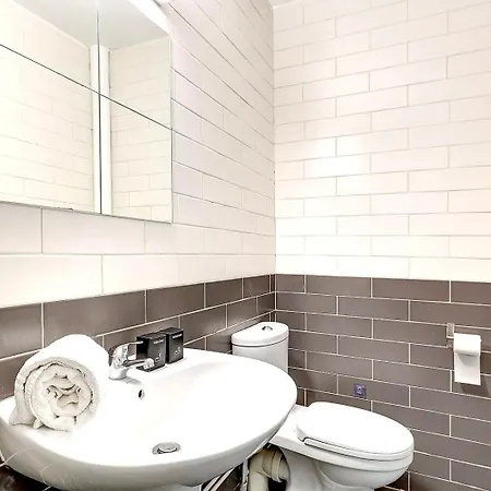 244 Saint Dominique - Superb * Paris