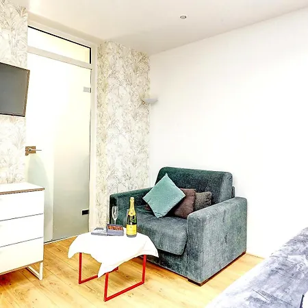 244 Saint Dominique - Superb *