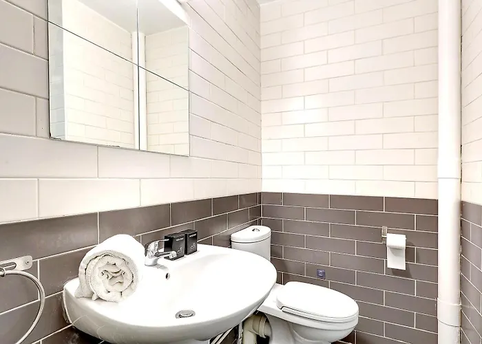 244 Saint Dominique - Superb * باريس