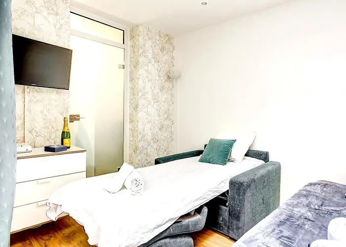 244 Saint Dominique - Superb * باريس